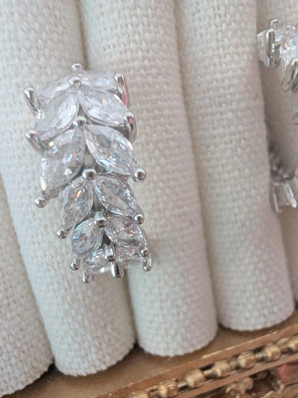 💎 Marquise Cluster CZ Cubic Zirconia Earrings 💎 - Picture 9 of 15